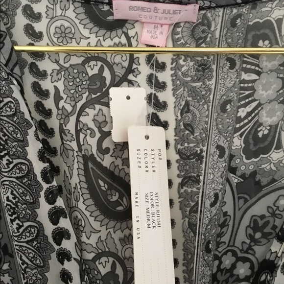 😍Romeo & Juliet Grey Long Sleeves Blouse - Picture 4 of 8